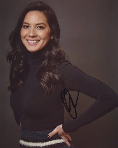 OLIVIA MUNN SIGNED 8X10 PHOTO 7