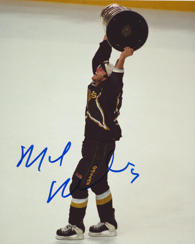 MIKE MODANO SIGNED DALLAS STARS 8X10 PHOTO