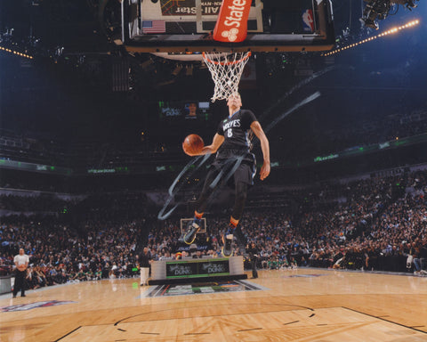 ZACH LAVINE SIGNED MINNESOTA TIMBERWOLVES 8X10 PHOTO