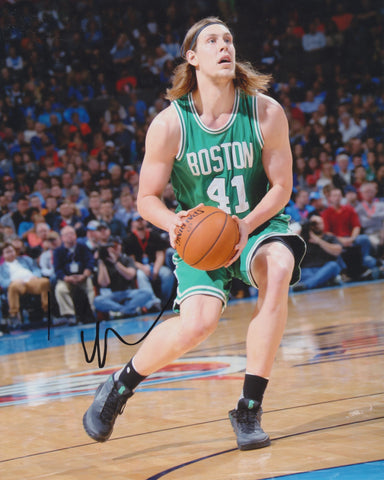 KELLY OLYNYK SIGNED BOSTON CELTICS 8X10 PHOTO