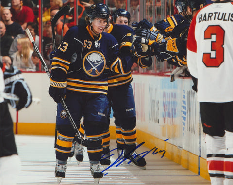 TYLER ENNIS SIGNED BUFFALO SABRES 8X10 PHOTO
