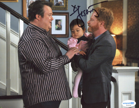 JESSE TYLER FERGUSON SIGNED MODERN FAMILY 8X10 PHOTO ACOA