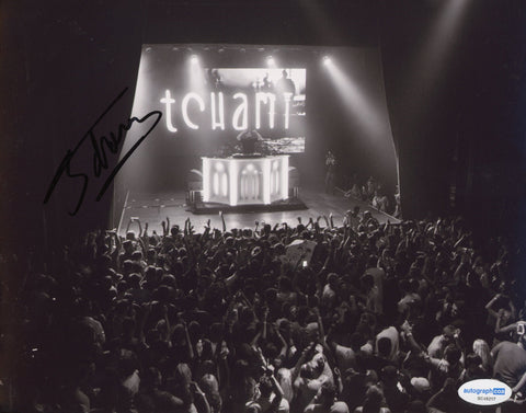 TCHAMI SIGNED 8X10 PHOTO 2 ACOA