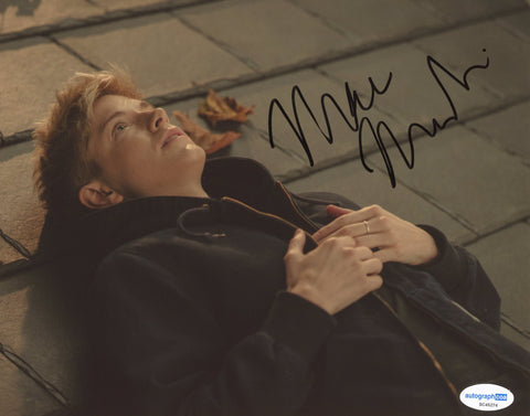 MAE MARTIN SIGNED FEEL GOOD 8X10 PHOTO 3 ACOA