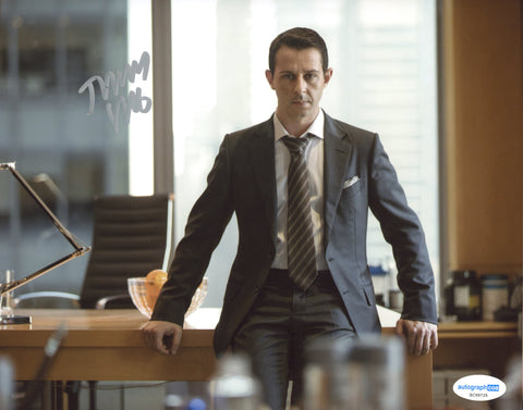 JEREMY STRONG SIGNED SUCCESSION 8X10 PHOTO 2 ACOA