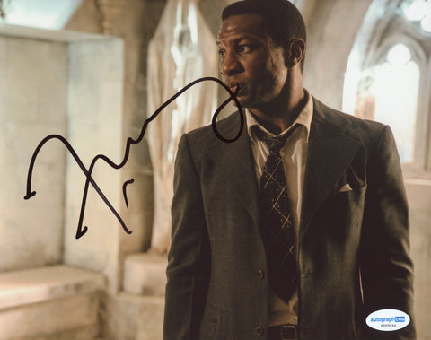 JONATHAN MAJORS SIGNED LOVECRAFT COUNTRY 8X10 PHOTO ACOA