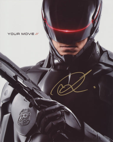 JOEL KINNAMAN SIGNED ROBOCOP 8X10 PHOTO 2