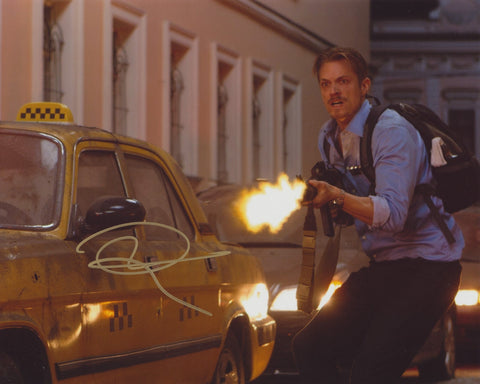 JOEL KINNAMAN SIGNED THE DARKEST HOUR 8X10 PHOTO