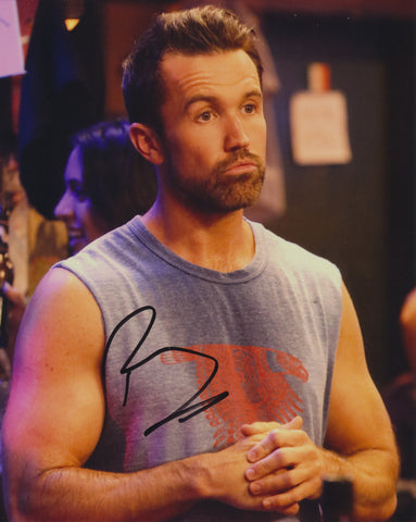 ROB MACELHENNEY SIGNED IT'S ALWAYS SUNNY IN PHILADELPHIA 8X10 PHOTO