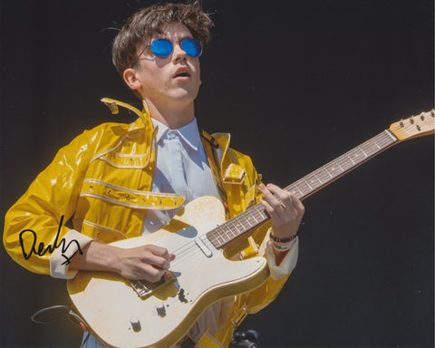 DECLAN MCKENNA SIGNED 8X10 PHOTO 5