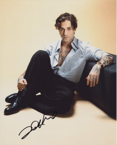 DAMIANO DAVID SIGNED 8X10 PHOTO