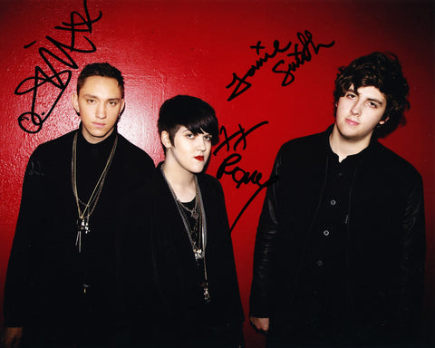 THE XX SIGNED 8X10 PHOTO