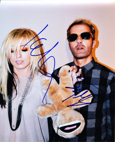 THE TING TINGS SIGNED 8X10 PHOTO