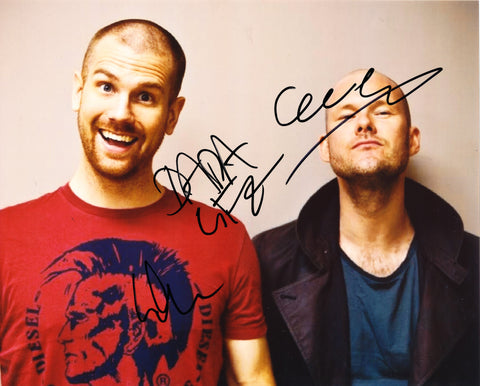 DADA LIFE SIGNED 8X10 PHOTO 4