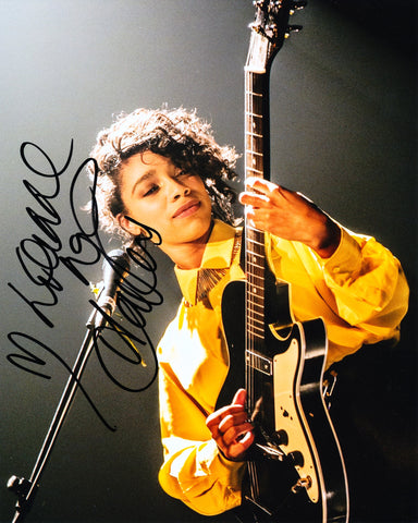 LIANNE LA HAVAS SIGNED 8X10 PHOTO