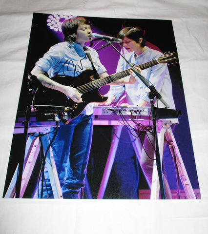 TEGAN AND SARA SIGNED 11X14 PHOTO