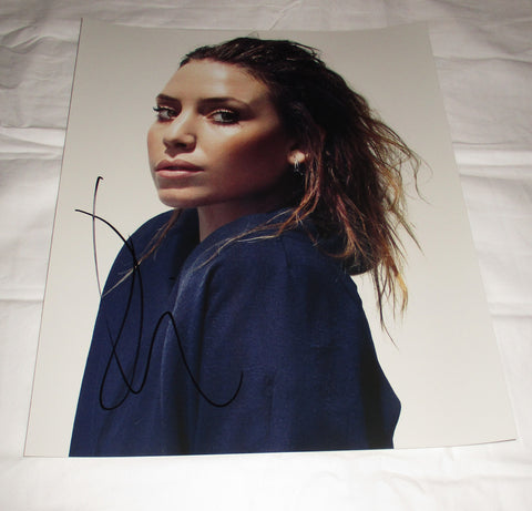 LYKKE LI SIGNED 11X14 PHOTO 4