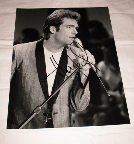 HUEY LEWIS SIGNED 11X14 PHOTO 3