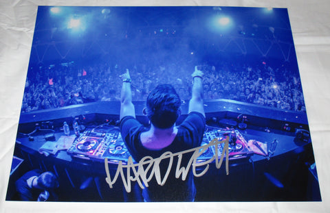 HARDWELL SIGNED 11X14 PHOTO 5