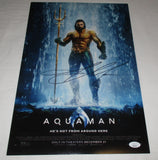 JASON MOMOA SIGNED AQUAMAN 12X18 MOVIE POSTER JSA