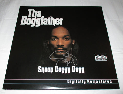 SNOOP DOGG SIGNED THA DOGGFATHER VINYL RECORD