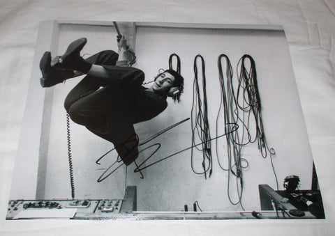 PETE TOWNSHEND SIGNED THE WHO 11X14 PHOTO 2