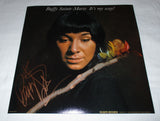 BUFFY SAINTE-MARIE SIGNED IT'S MY WAY! 12X12 PHOTO