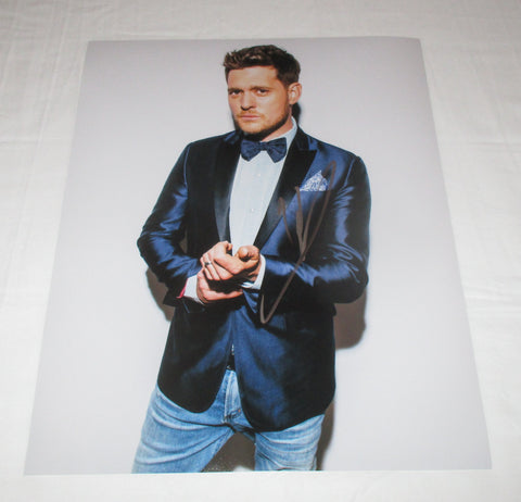 MICHAEL BUBLE SIGNED 11X14 PHOTO