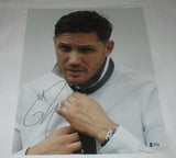 TOM HARDY SIGNED 11X14 PHOTO BAS BECKETT