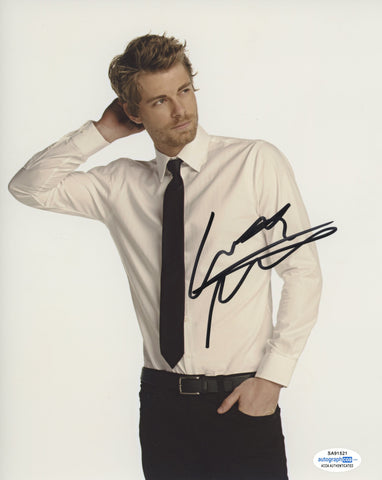 LUKE MITCHELL SIGNED 8X10 PHOTO ACOA