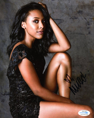 MEAGAN HOLDER SIGNED 8X10 PHOTO ACOA