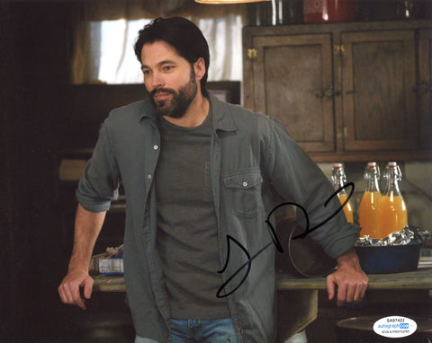 TIM ROZON SIGNED SCHITT'S CREEK 8X10 PHOTO ACOA