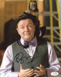 RICKY GERVAIS SIGNED NIGHT AT THE MUSEUM: BATTLE OF THE SMITHSONIAN 8X10 PHOTO ACOA
