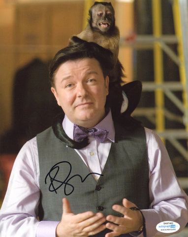 RICKY GERVAIS SIGNED NIGHT AT THE MUSEUM: BATTLE OF THE SMITHSONIAN 8X10 PHOTO ACOA