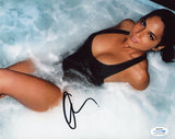 OLIVIA MUNN SIGNED 8X10 PHOTO ACOA