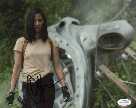 OLIVIA MUNN SIGNED THE PREDATOR 8X10 PHOTO ACOA