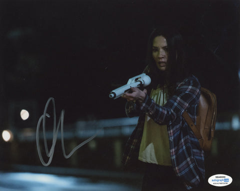 OLIVIA MUNN SIGNED THE PREDATOR 8X10 PHOTO 2 ACOA