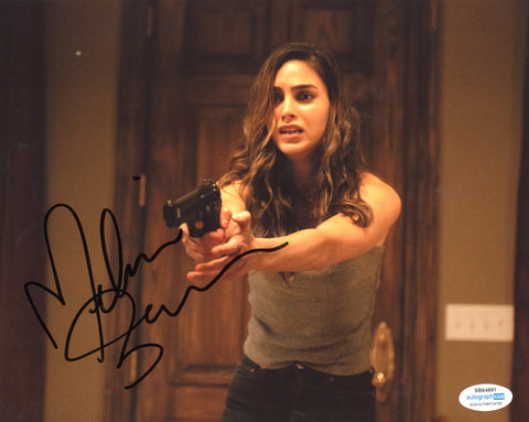 MELISSA BARRERA SIGNED SCREAM 8X10 PHOTO ACOA