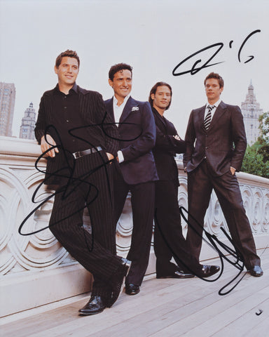 IL DIVO SIGNED 8X10 PHOTO