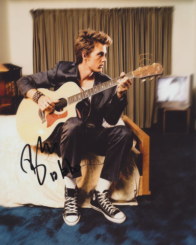 TYLER HILTON SIGNED 8X10 PHOTO