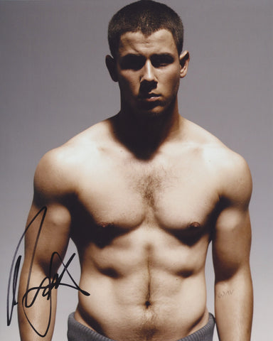 NICK JONAS SIGNED 8X10 PHOTO