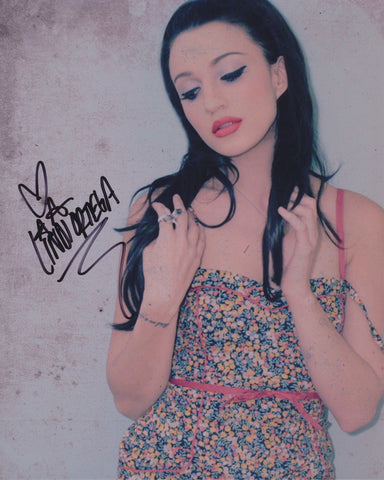 LINDI ORTEGA SIGNED 8X10 PHOTO