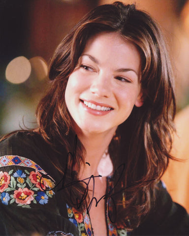 MICHELLE MONAGHAN SIGNED THE HEARTBREAK KID 8X10 PHOTO