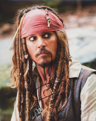 JOHNNY DEPP SIGNED PIRATES OF THE CARIBBEAN 8X10 PHOTO