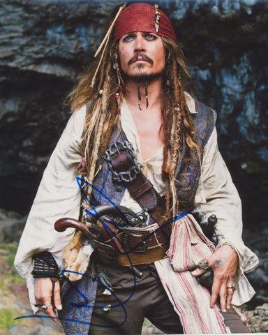 JOHNNY DEPP SIGNED PIRATES OF THE CARIBBEAN 8X10 PHOTO 2