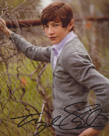 TYE SHERIDAN SIGNED 8X10 PHOTO