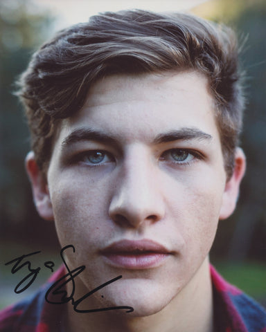 TYE SHERIDAN SIGNED 8X10 PHOTO