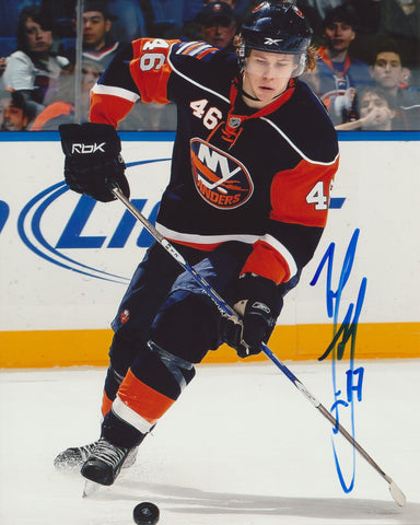 MATT MARTIN SIGNED NEW YORK ISLANDERS 8X10 PHOTO 2