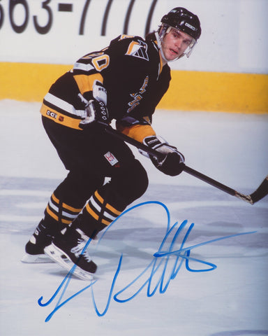 LUC ROBITAILLE SIGNED PITTSBURGH PENGUINS 8X10 PHOTO