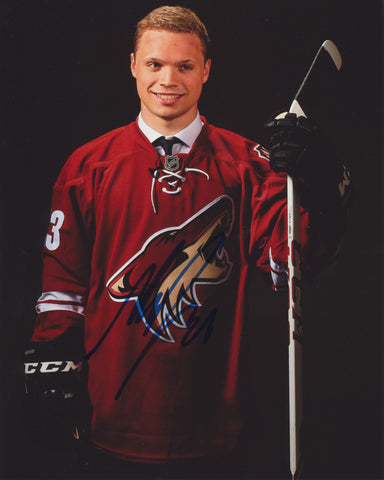 MAX DOMI SIGNED ARIZONA COYOTES 8X10 PHOTO